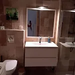 - Joli Avec Balcon Apartamento