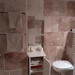 - Joli Avec Balcon Apartamento *