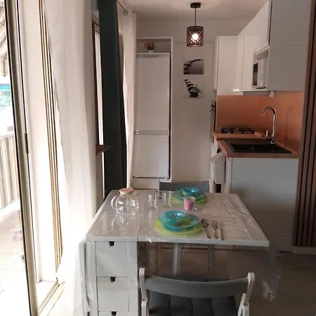 - Joli Avec Balcon Cannes